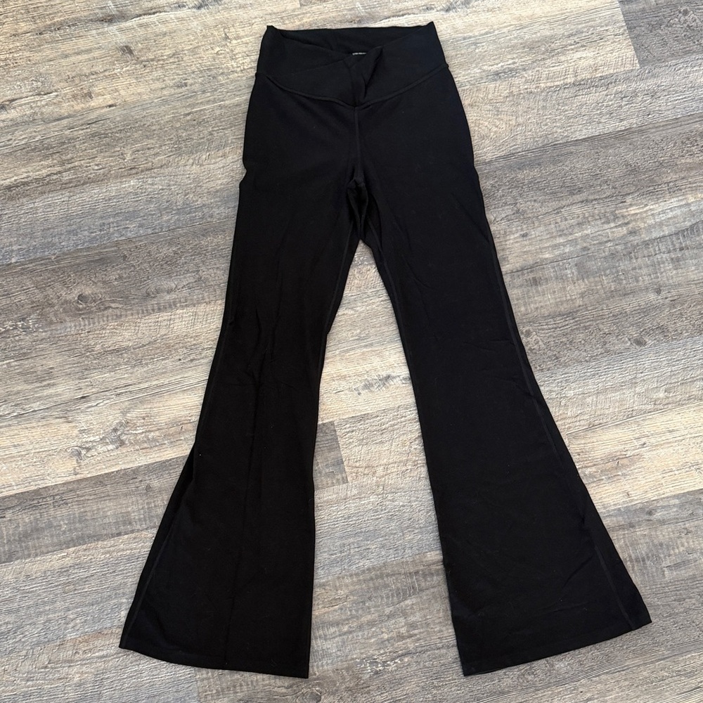 Old Navy Powerchill Black Flared Leggings
